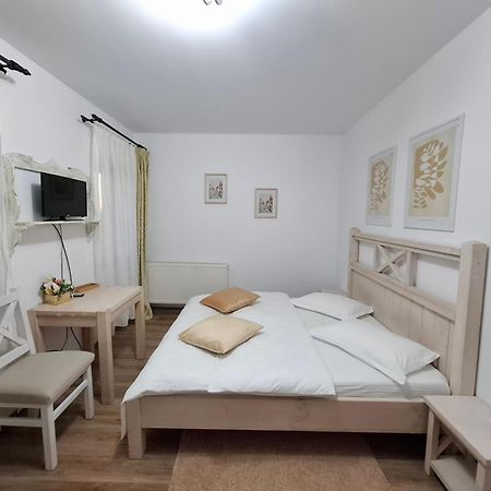 Dor De Casa Hotell Doljesti Eksteriør bilde