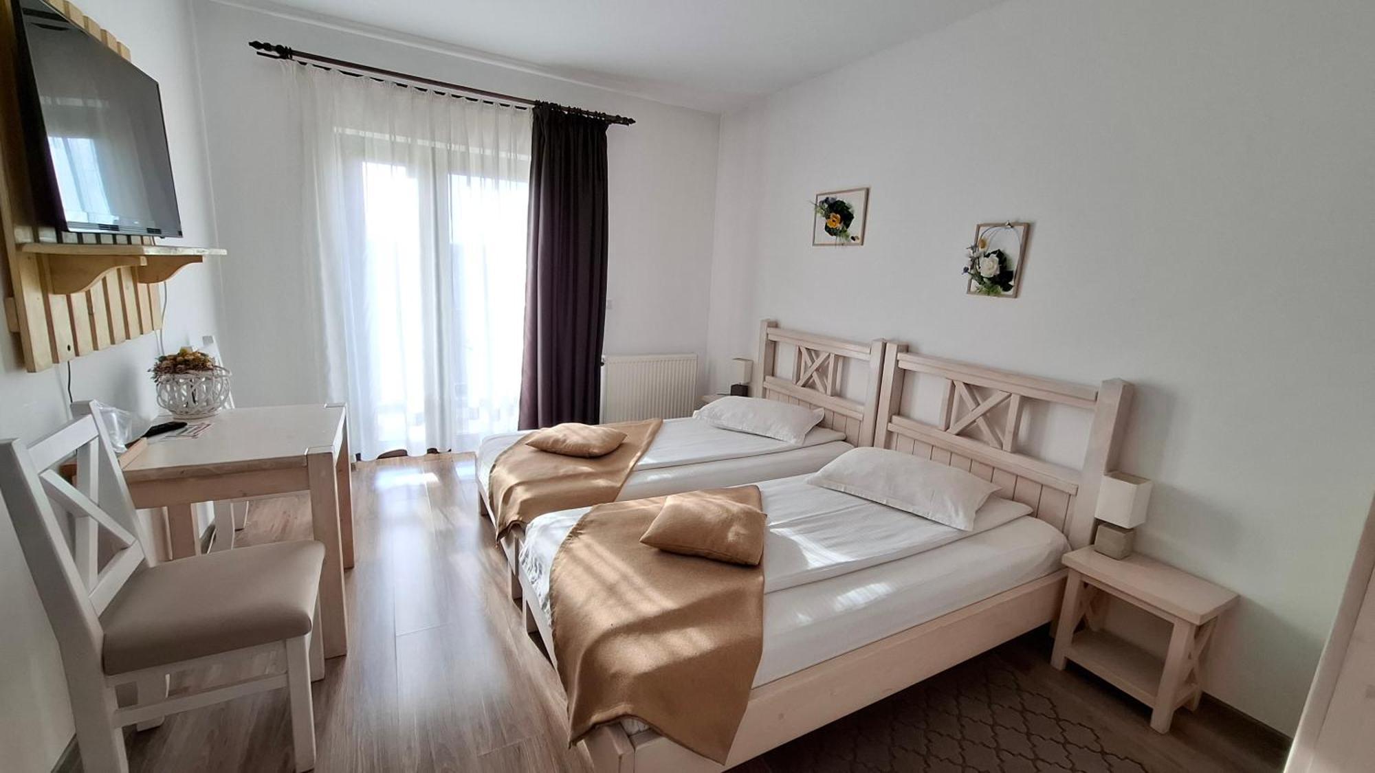 Dor De Casa Hotell Doljesti Eksteriør bilde